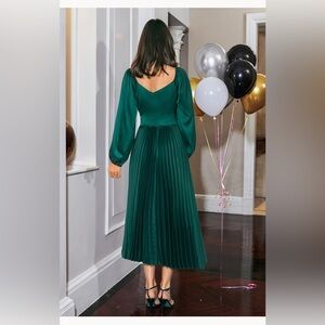 Beautiful Comfortable Satin Emerald Green Dress!